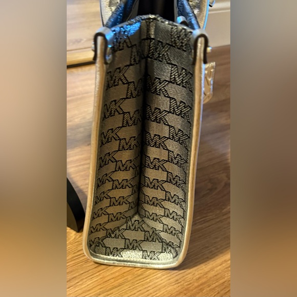 Michael Kors Metallic Silver Logo Tote - Picture 4 of 9